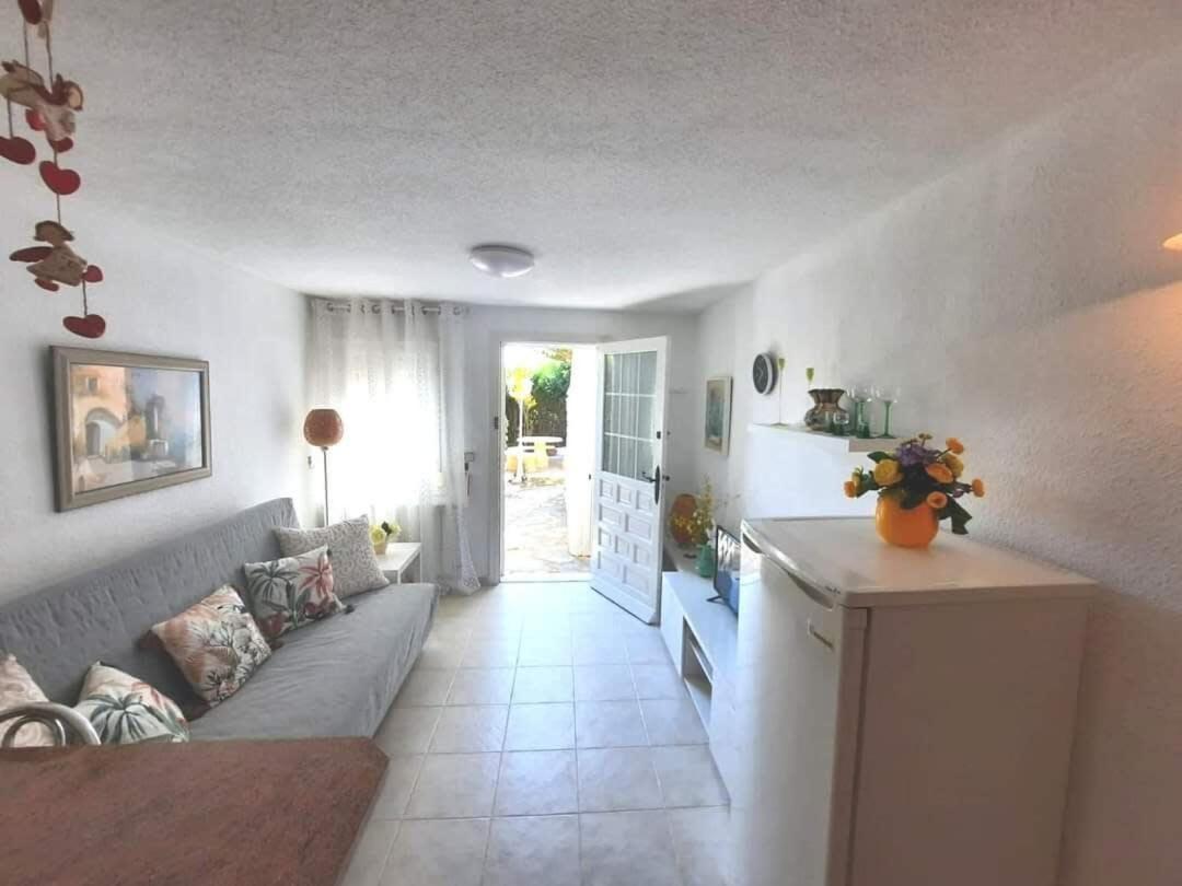Quaint Ground Floor Apartment With Pool Lb1 トレビエハ エクステリア 写真