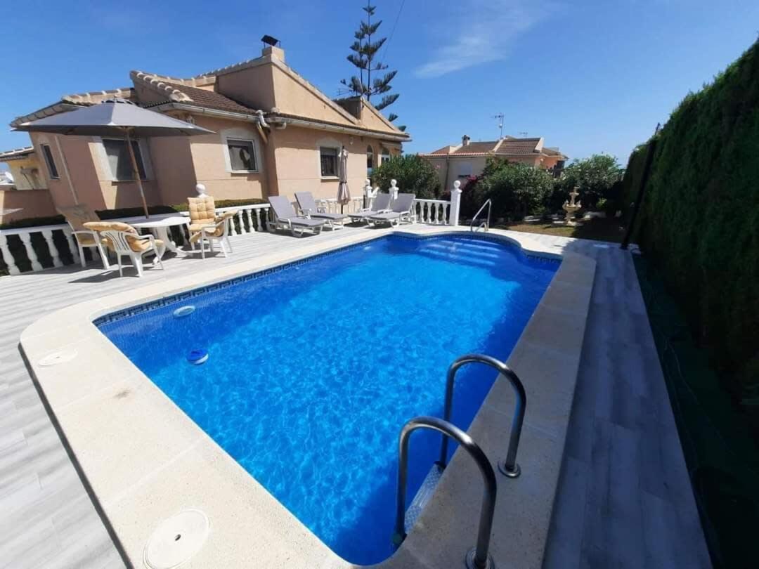 Quaint Ground Floor Apartment With Pool Lb1 トレビエハ エクステリア 写真